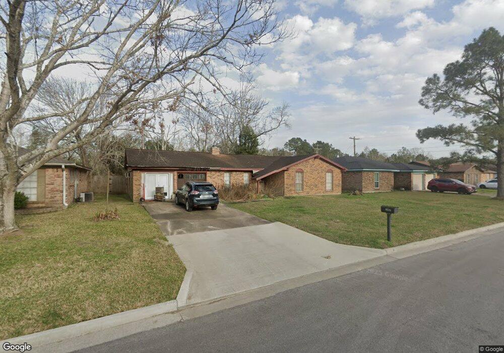 347 Windsor Square, Alvin, TX 77511 - photo 1