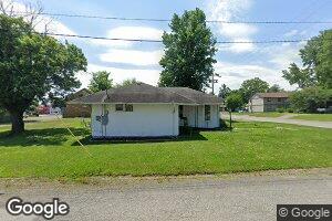 816 W Court St, Fairfield, IL 62837