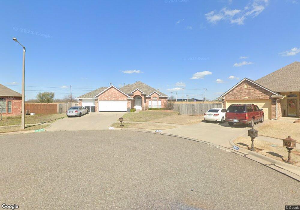 1821 NE 11th Cir, Moore, OK 73160 - photo 1
