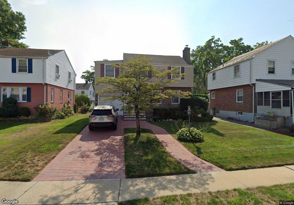 5 Damson Ln, Valley Stream, NY 11581 - photo 1