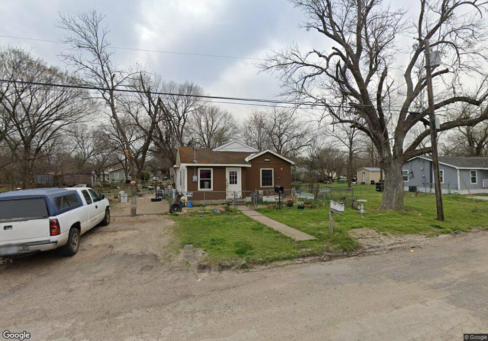 1705 W 9th Ave, Corsicana, TX 75110 - photo 1