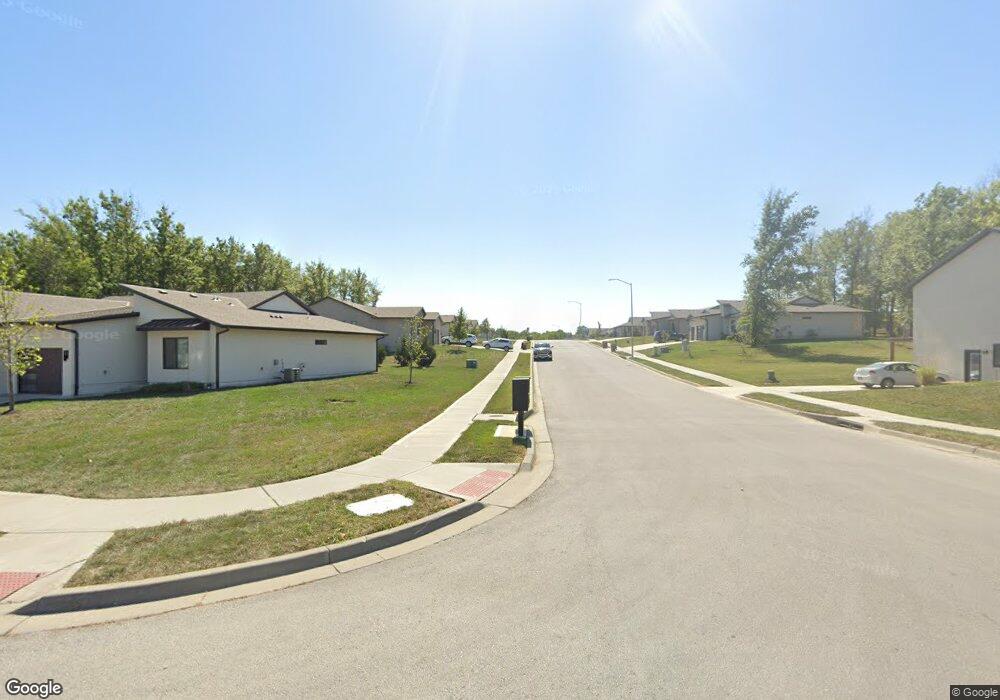 210 E Maplewood Ln, Raymore, MO 64083 - photo 1