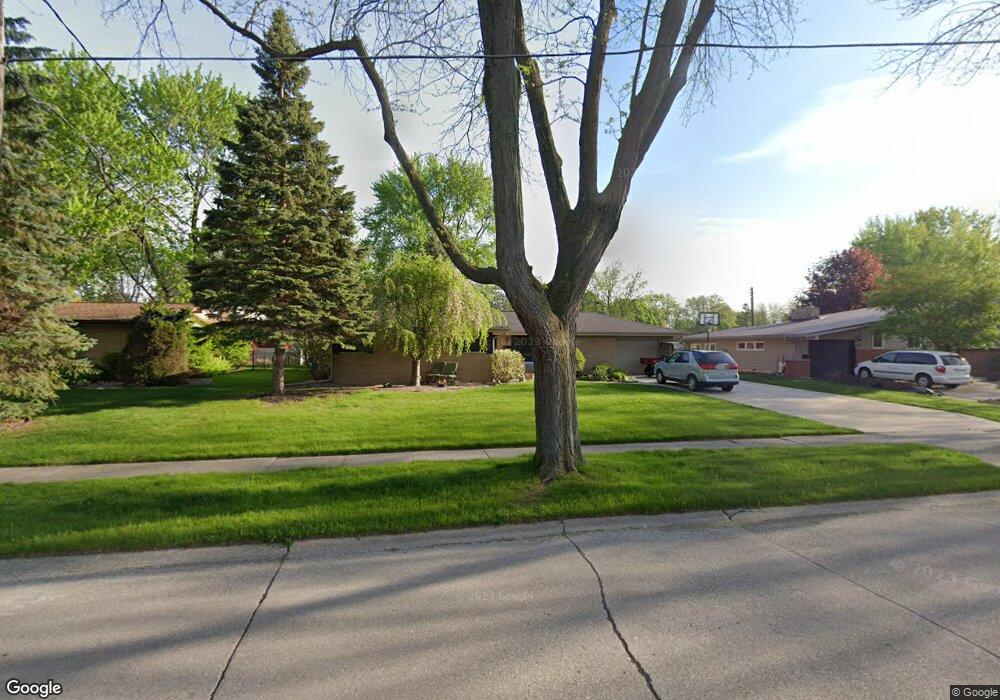 636 Eastgate Dr, Frankenmuth, MI 48734 - photo 1