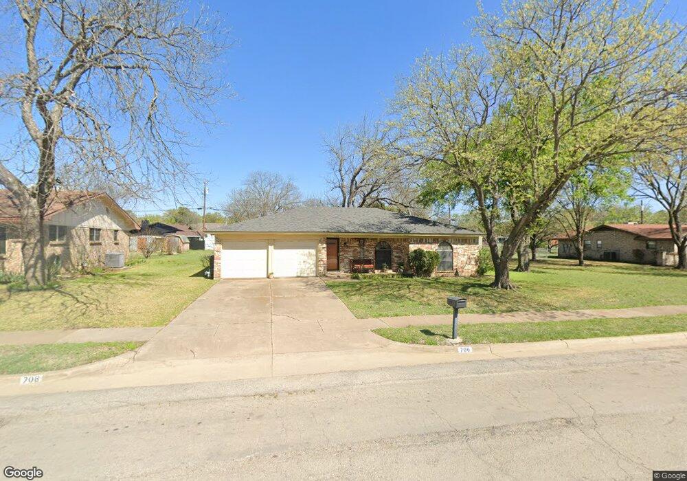 706 Phillips St, Cleburne, TX 76033 - photo 1