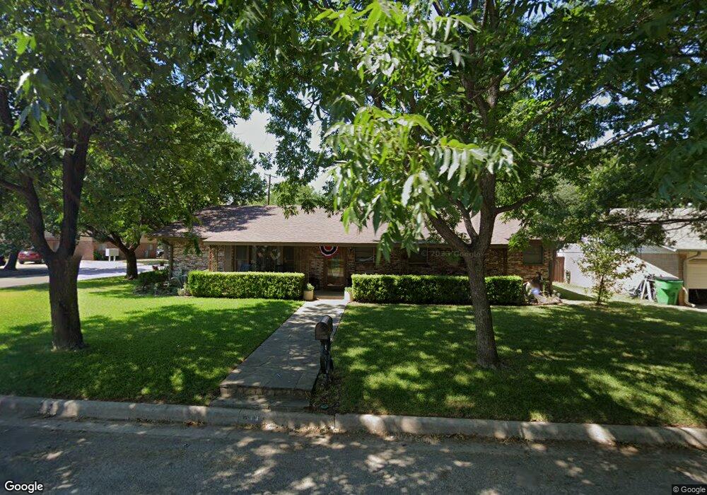 11 Shadowood Ln, Gainesville, TX 76240 - photo 1