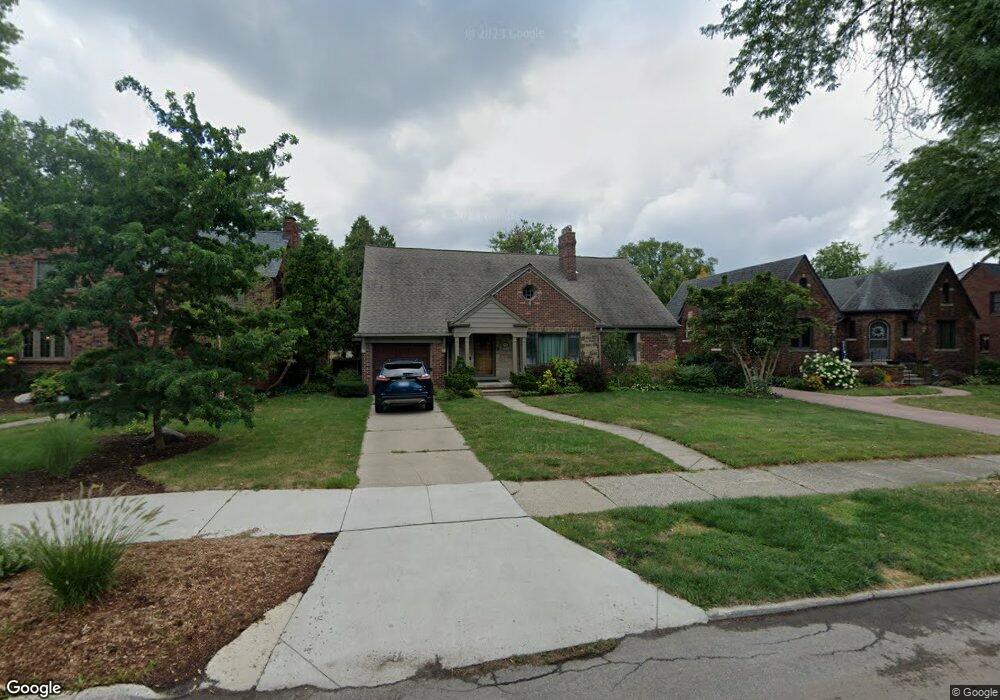 554 Barrington Rd, Grosse Pointe Park, MI 48230 - photo 1