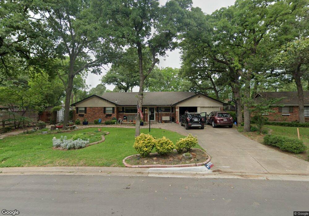 629 Post Oak Dr, Hurst, TX 76053 - photo 1