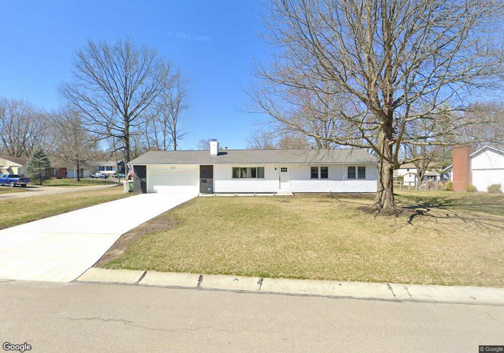 835 Hickory Dr, Marysville, OH 43040 - photo 1