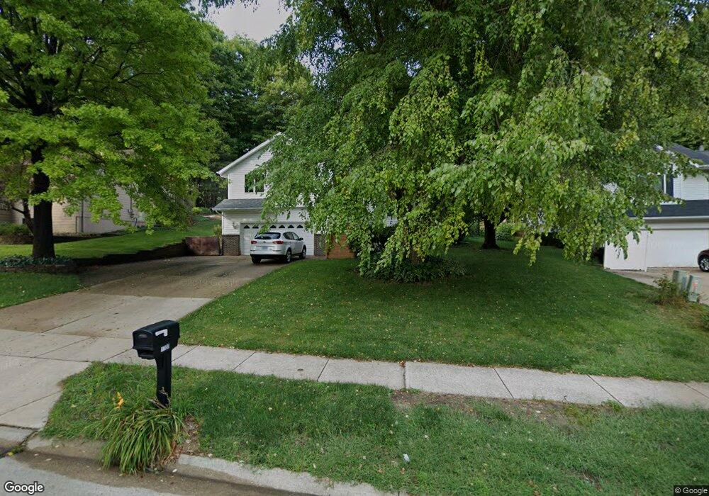 1700 Whitters Way NW, Cedar Rapids, IA 52405 - photo 1