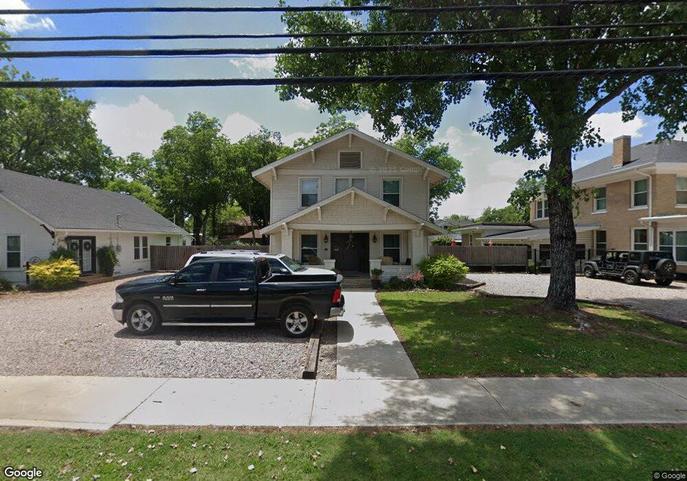 915 N Center St, Bonham, TX 75418 - photo 1