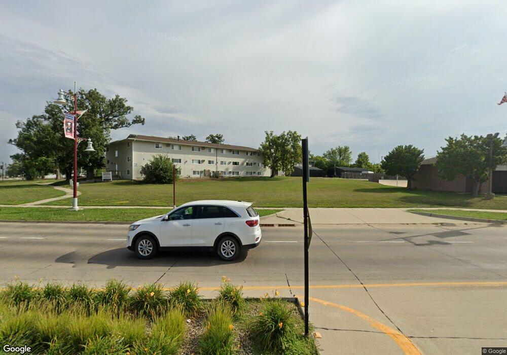 91 N Center Point Rd, Hiawatha, IA 52233 - photo 1