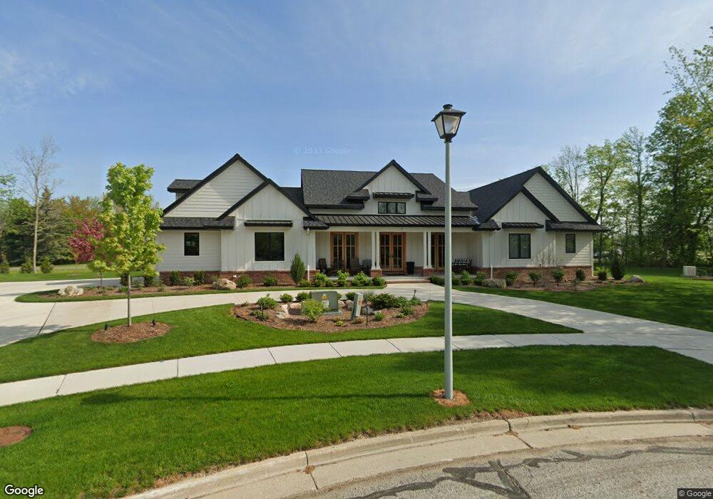 7 Maple Crest Ct, Frankenmuth, MI 48734 - photo 1