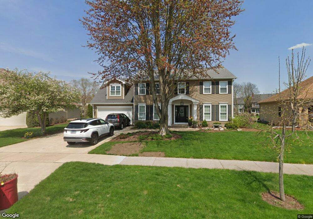 605 Bluegrass Dr, Wheaton, IL 60189 - photo 1