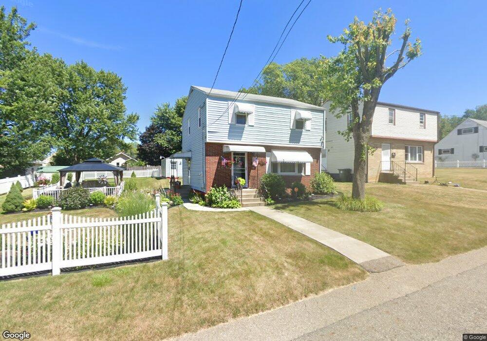 1650 Struble Ave NE, Canton, OH 44705 - photo 1