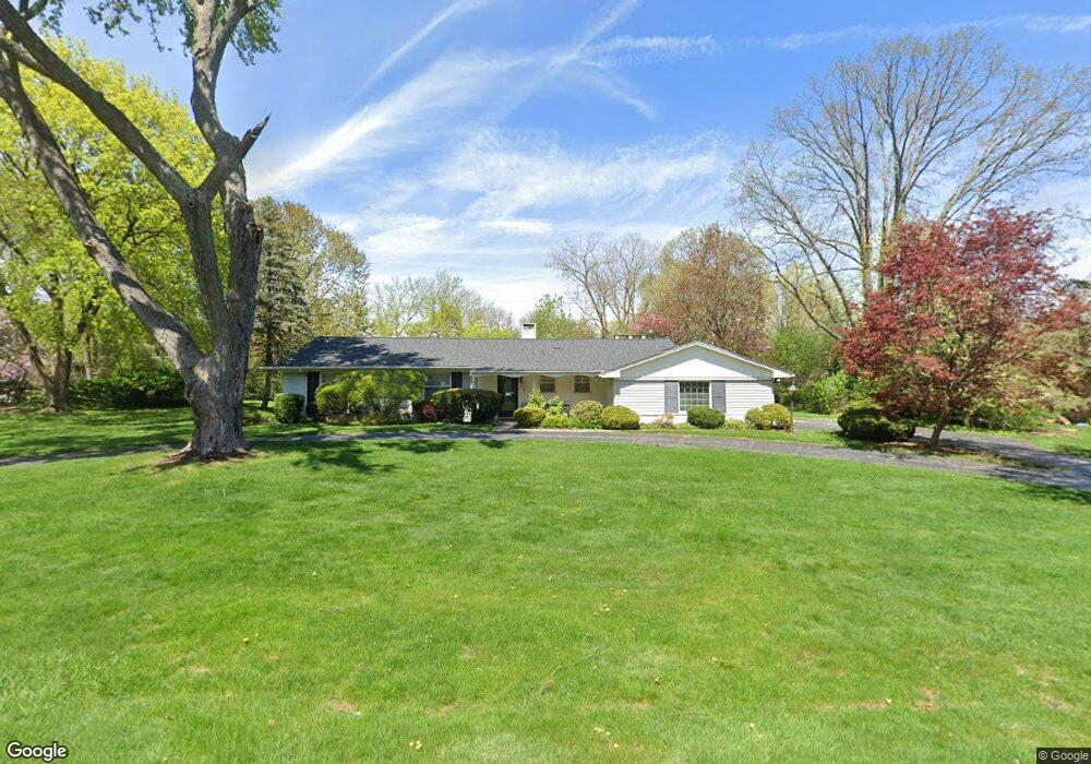 1227 Peveril Rd, Bloomfield Hills, MI 48304 - photo 1