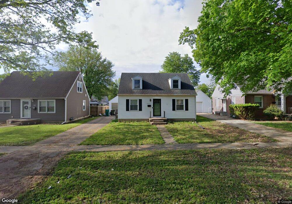 3021 Walnut Ave, Mattoon, IL 61938 - photo 1