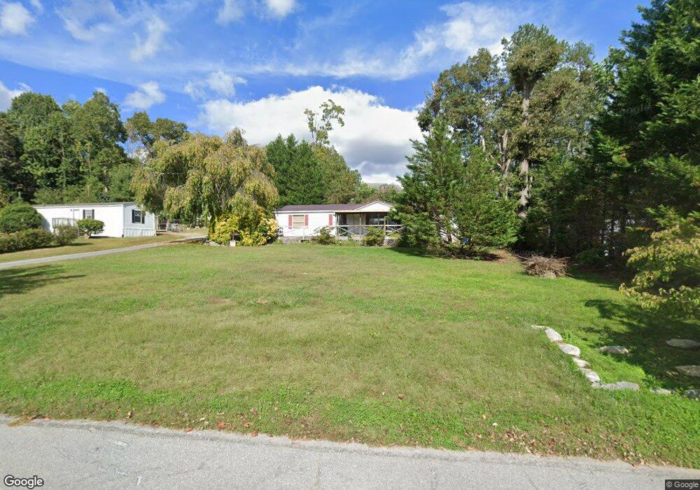 125 Carolina Cir, Hendersonville, NC 28792 - photo 1