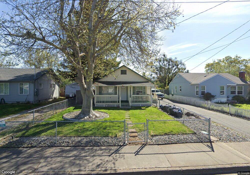 923 SW Oak St, Grants Pass, OR 97526 - photo 1