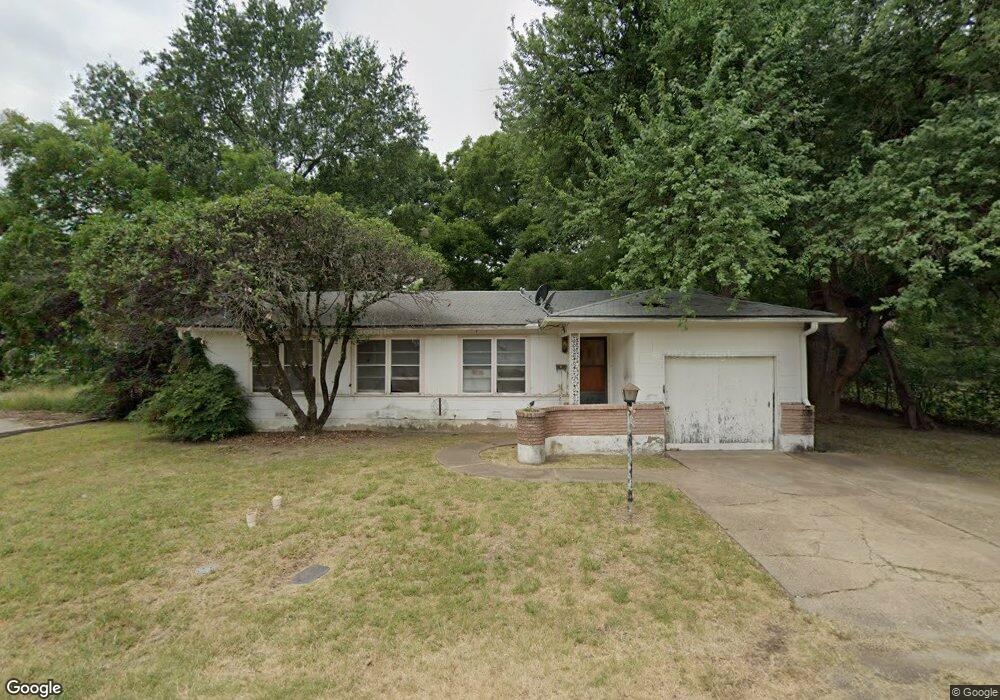 1101 Oak St, Bonham, TX 75418 - photo 1