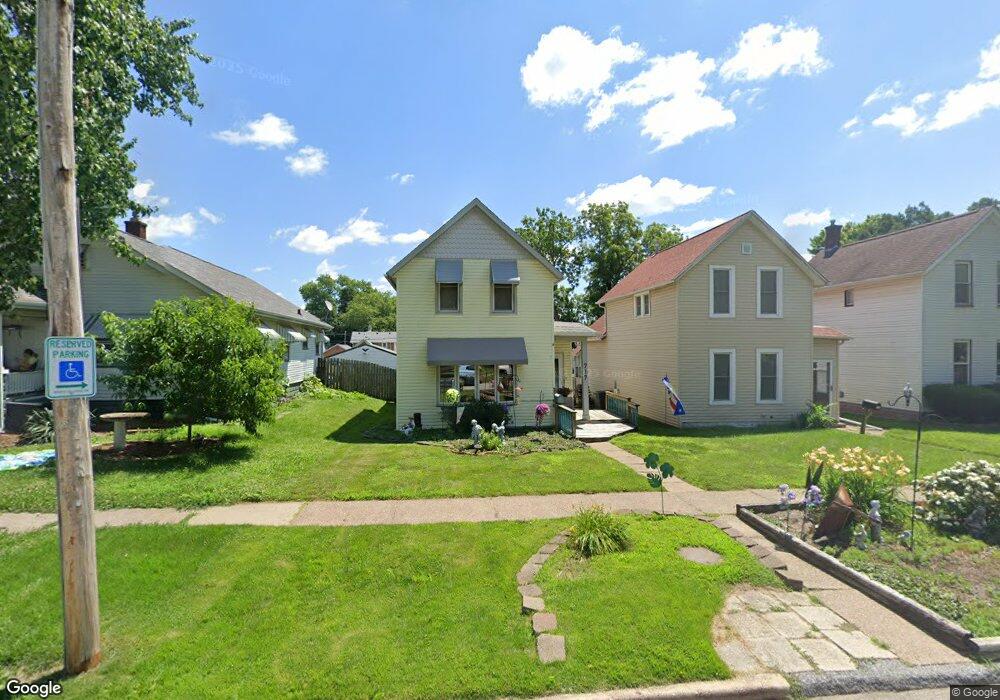 717 N Howell St, Davenport, IA 52802 - photo 1