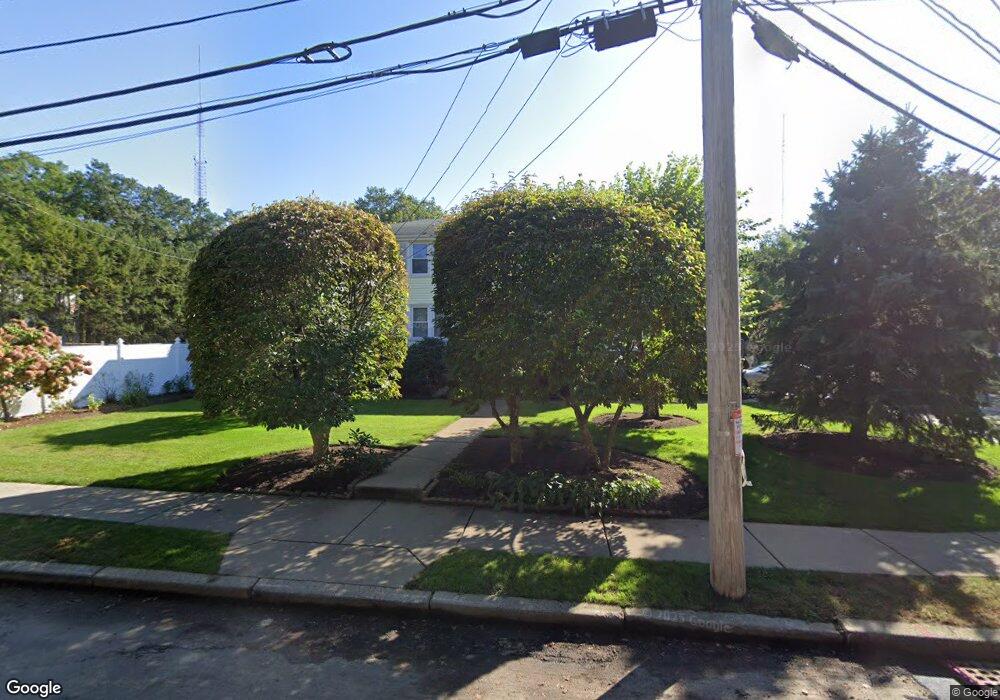 114 Thurston Rd unit 2, Newton Upper Falls, MA 02464 - photo 1