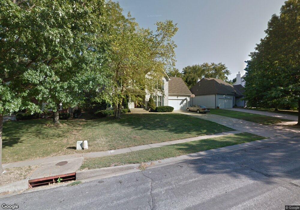 8357 Acuff Ln, Lenexa, KS 66215 - photo 1