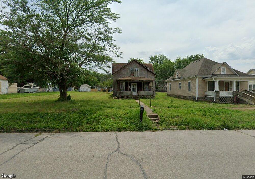 1622 Chess Ave, Parsons, KS 67357 - photo 1