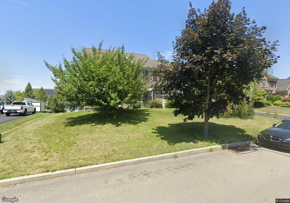 5618 Falcon Dr, Bethlehem, PA 18017 - photo 1