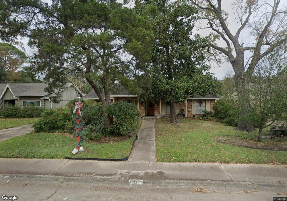 10046 Locke Ln, Houston, TX 77042 - photo 1