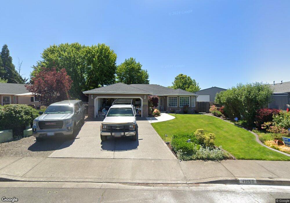 1050 Hopkins Rd, Central Point, OR 97502 - photo 1