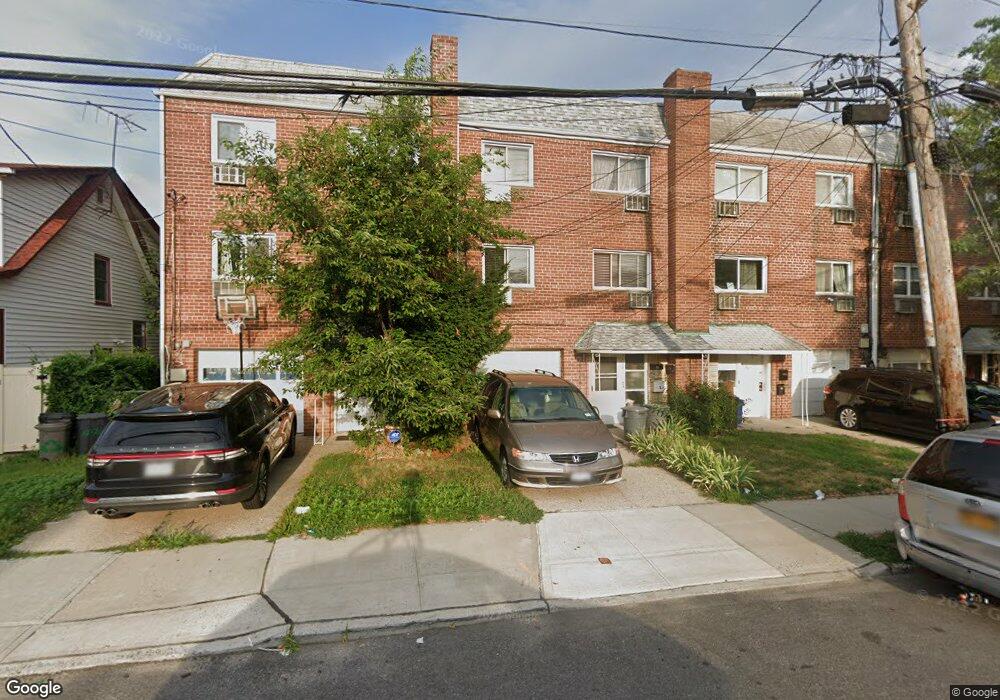 92-08 242nd St unit 1st Fl, Bellerose, NY 11426 - photo 1