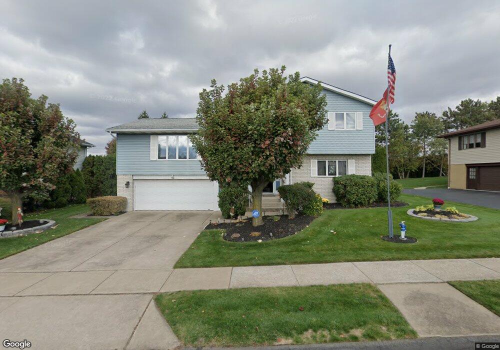 135 Swinnick Dr, Dunmore, PA 18512 - photo 1