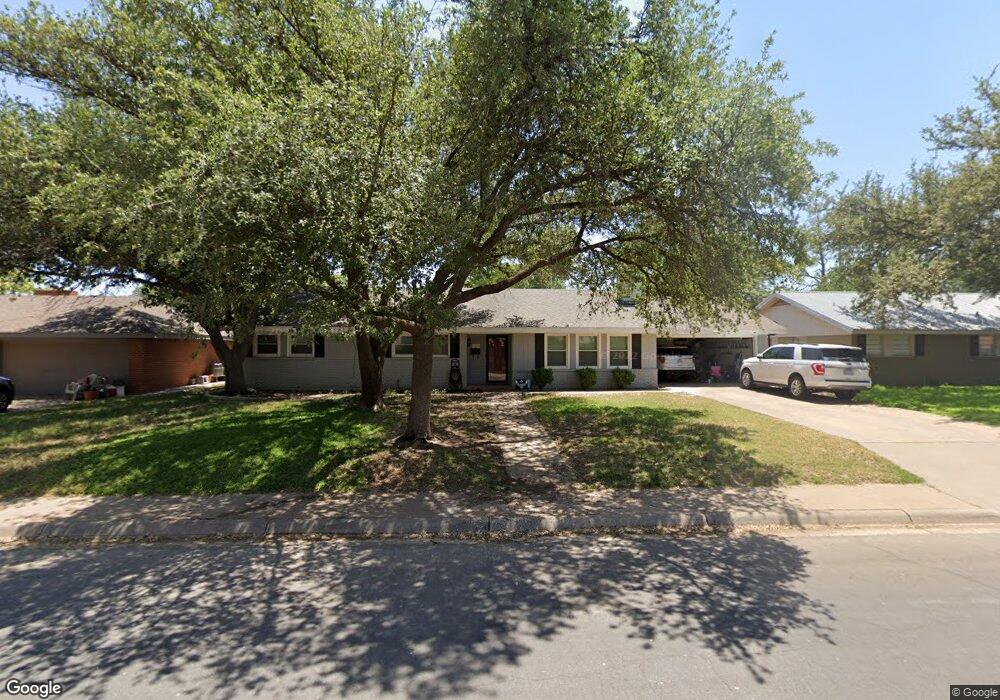 1609 W Pine Ave, Midland, TX 79705 - photo 1