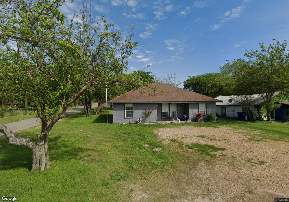 300 Avenue E, Ennis, TX 75119 - photo 1