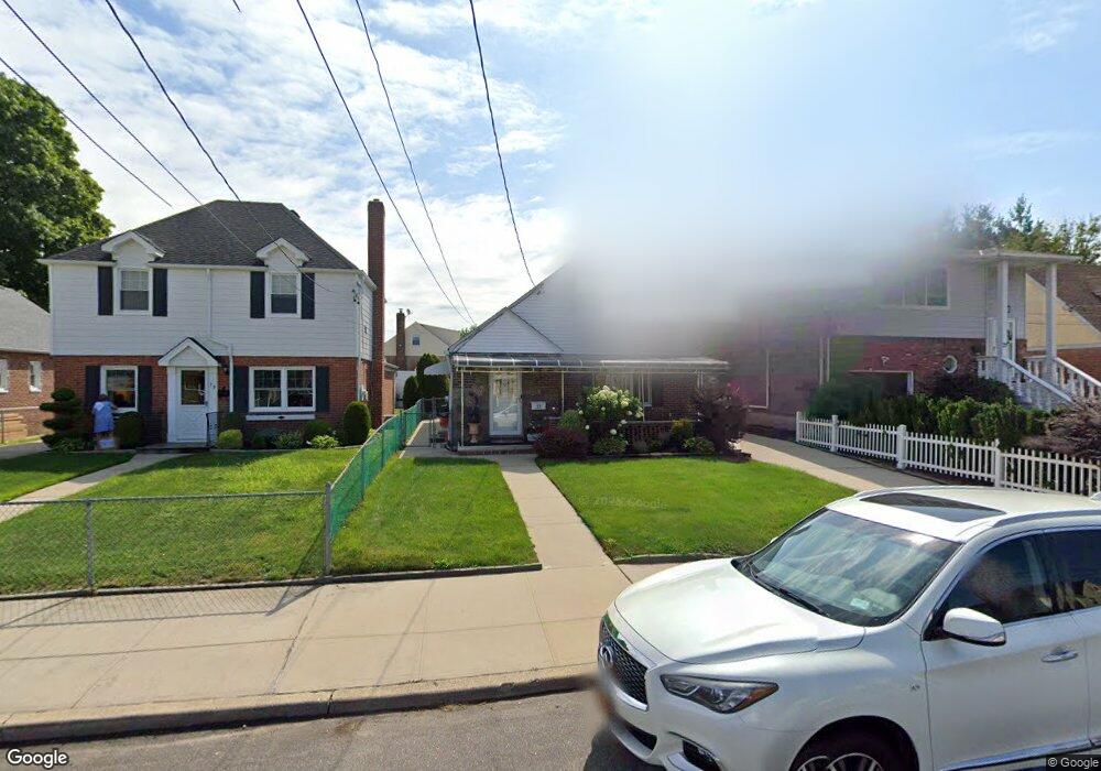 33 Commonwealth St, Franklin Square, NY 11010 - photo 1