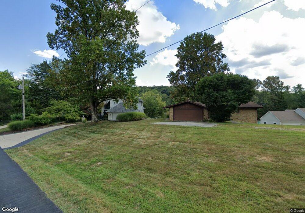 4921 S Poplar Dr, Columbus, IN 47201 - photo 1