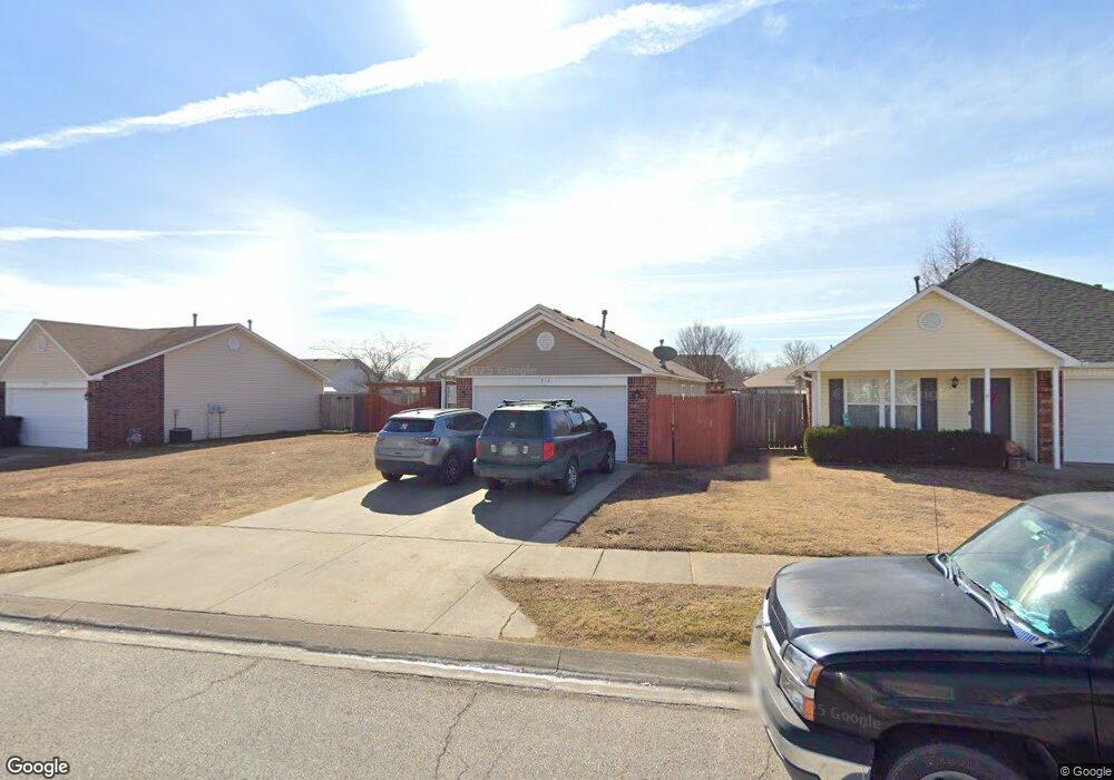 212 W Fairlane Place, Sapulpa, OK 74066 - photo 1