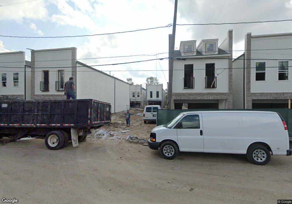 803 Fisher St unit E, Houston, TX 77018 - photo 1