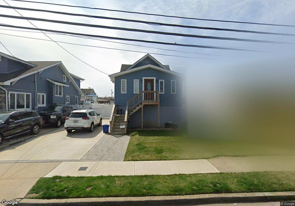 85 Ray St, Freeport, NY 11520 - photo 1