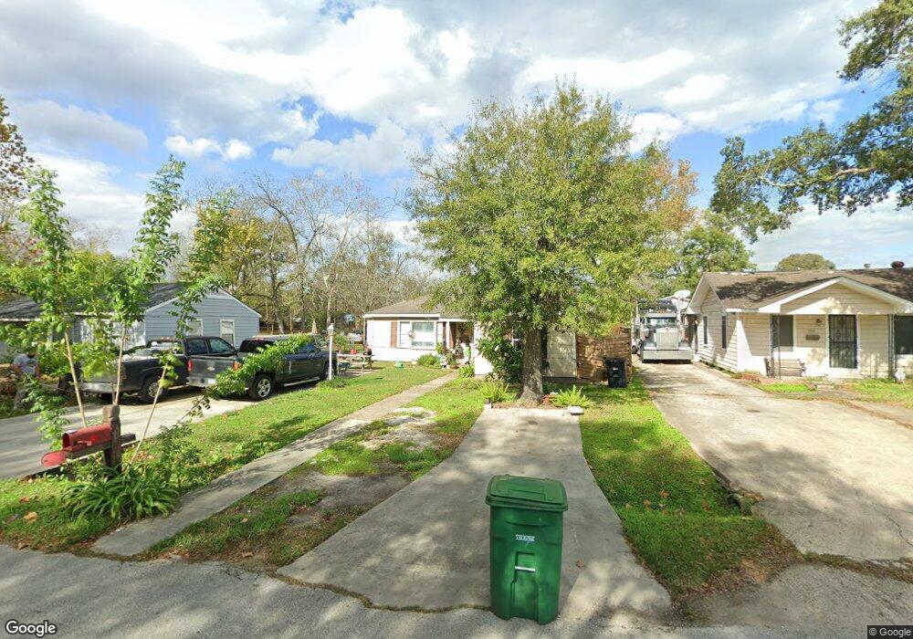 7137 Saint Louis St, Houston, TX 77028 - photo 1