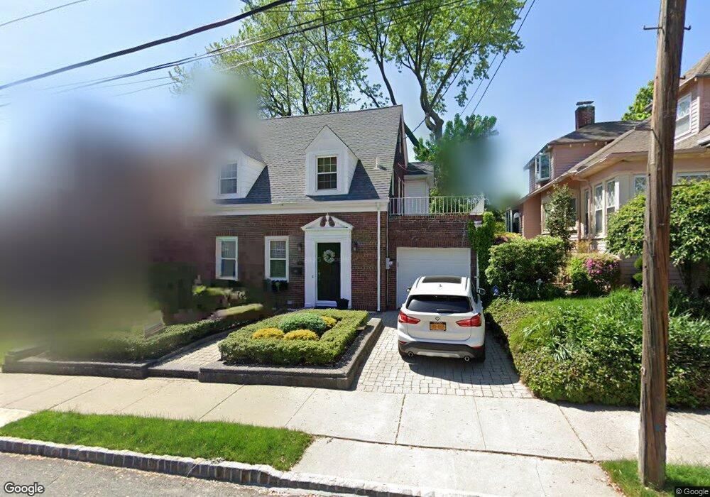 121 van Cortlandt Ave, Staten Island, NY 10301 - photo 1