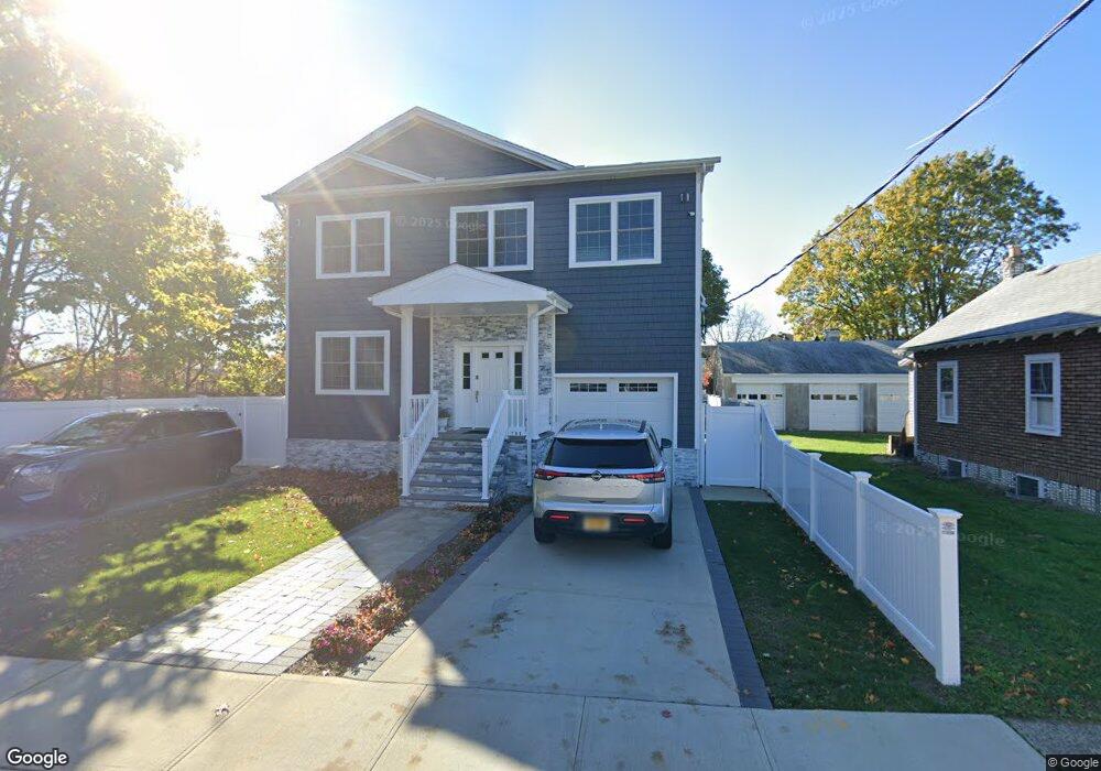 105 Tracy Place, Hewlett, NY 11557 - photo 1