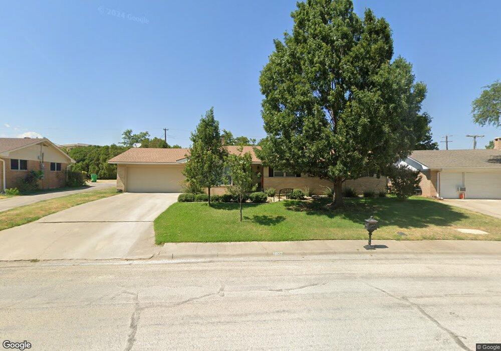 1802 College St, Gainesville, TX 76240 - photo 1