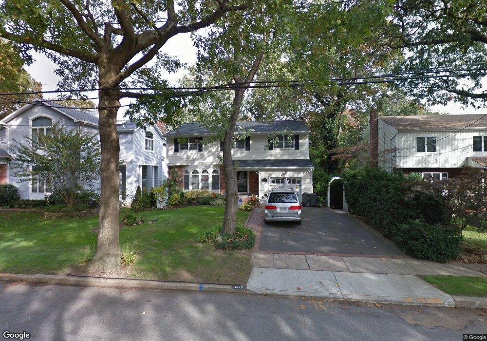 1639 Sycamore Ave, Merrick, NY 11566 - photo 1