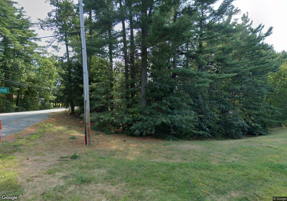 14 Kearns Dr, MerriMacK, NH 03054 - photo 1