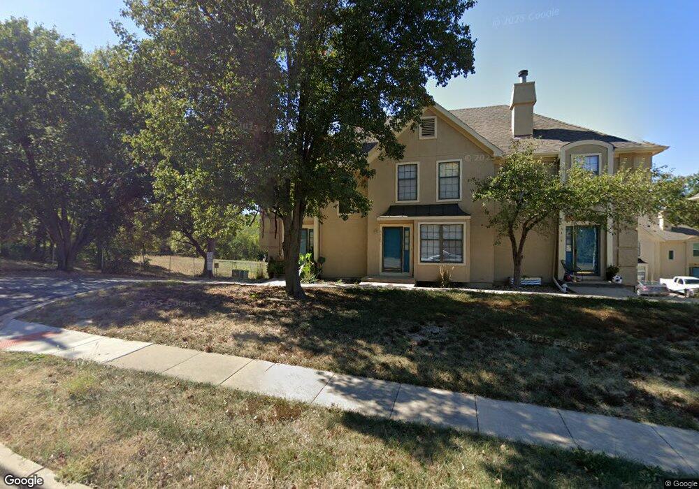 6424 Pflumm Rd, Shawnee, KS 66216 - photo 1