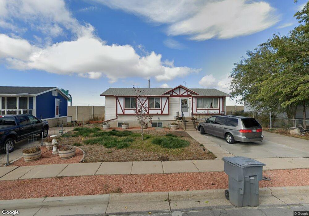 221 Maple Dr, North Salt Lake, UT 84054 - photo 1