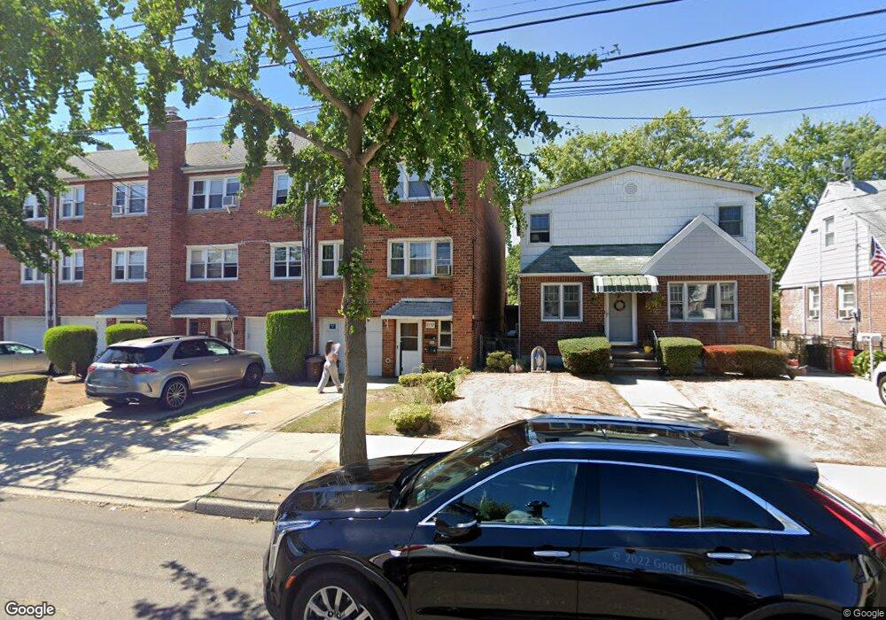 8352 265th St unit 2, Glen Oaks, NY 11004 - photo 1