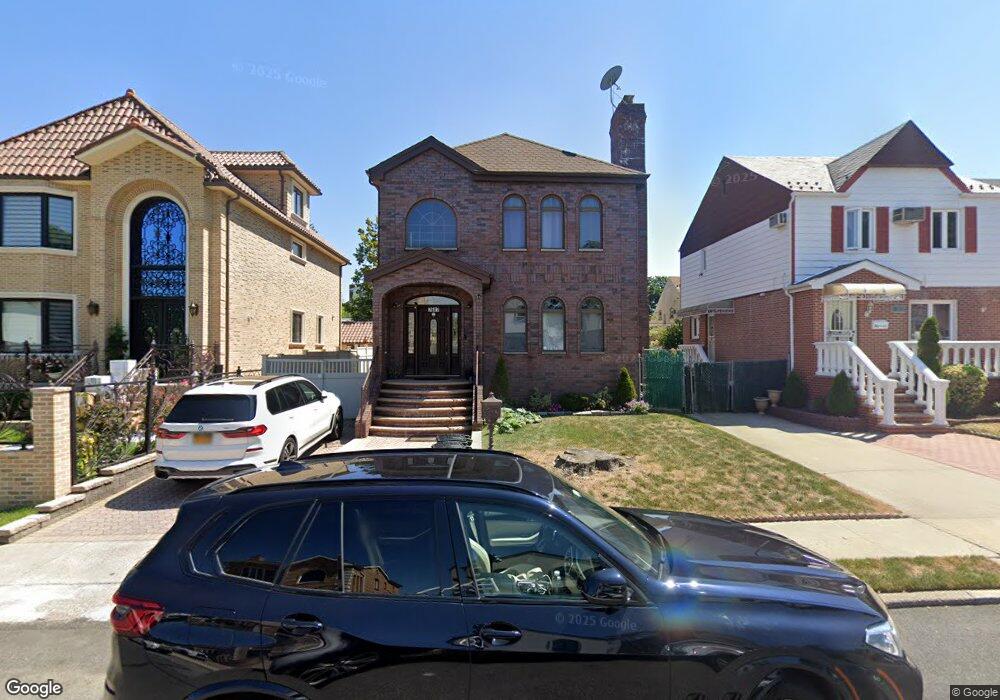 7607 173rd St, Fresh Meadows, NY 11366 - photo 1