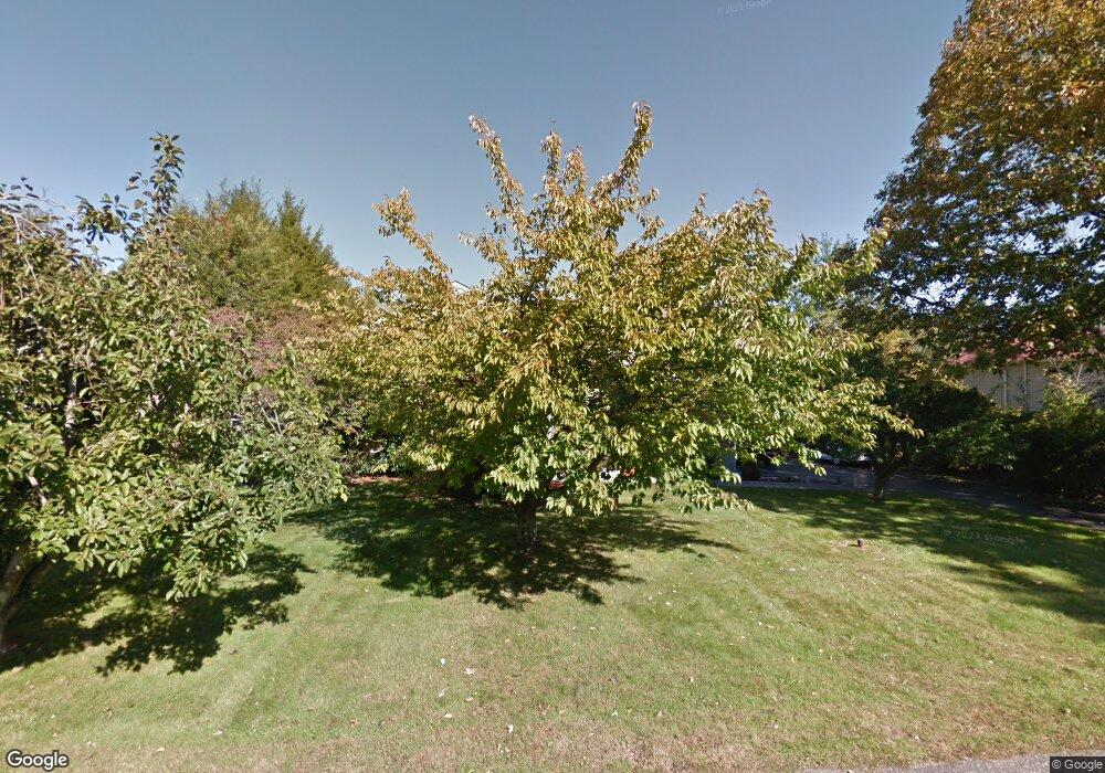 868 Salem Rd, Yorktown Heights, NY 10598 - photo 1